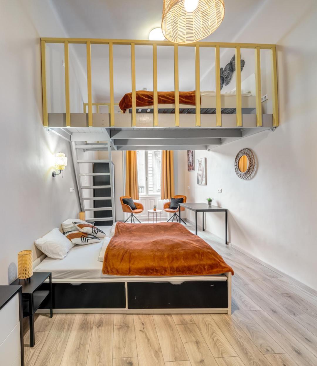 Downtown Delight - Erzsebet Blvd - 13 Ppl Apartment Будапеща Екстериор снимка