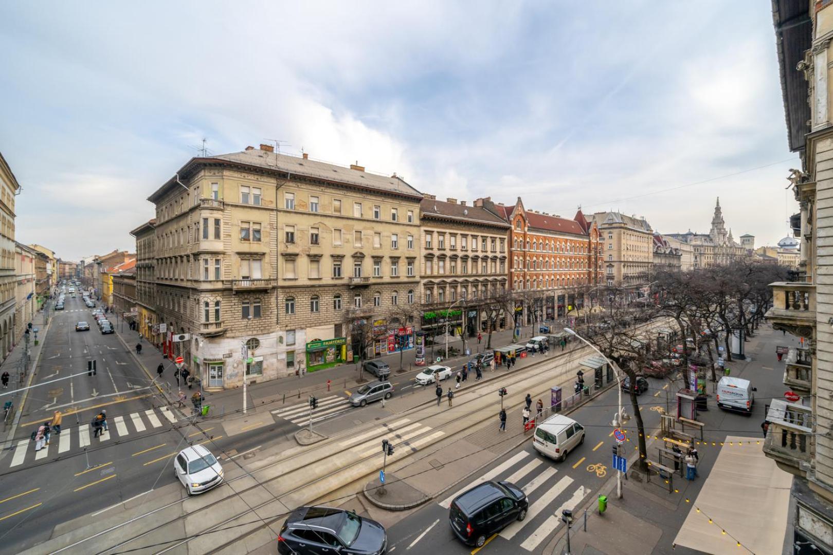 Downtown Delight - Erzsebet Blvd - 13 Ppl Apartment Будапеща Екстериор снимка