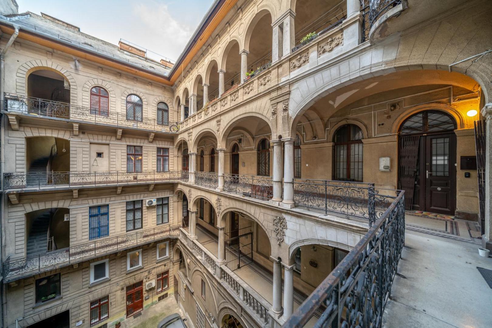 Downtown Delight - Erzsebet Blvd - 13 Ppl Apartment Будапеща Екстериор снимка